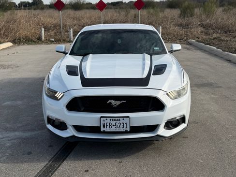 Used 2015 Ford Mustang GT image 11