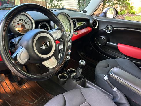 Used 2008 MINI Cooper Hardtop image 9