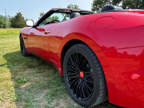 Used 2011 Maserati GranTurismo Convertible image 4