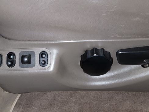 Used 2004 Ford Excursion Eddie Bauer image 23