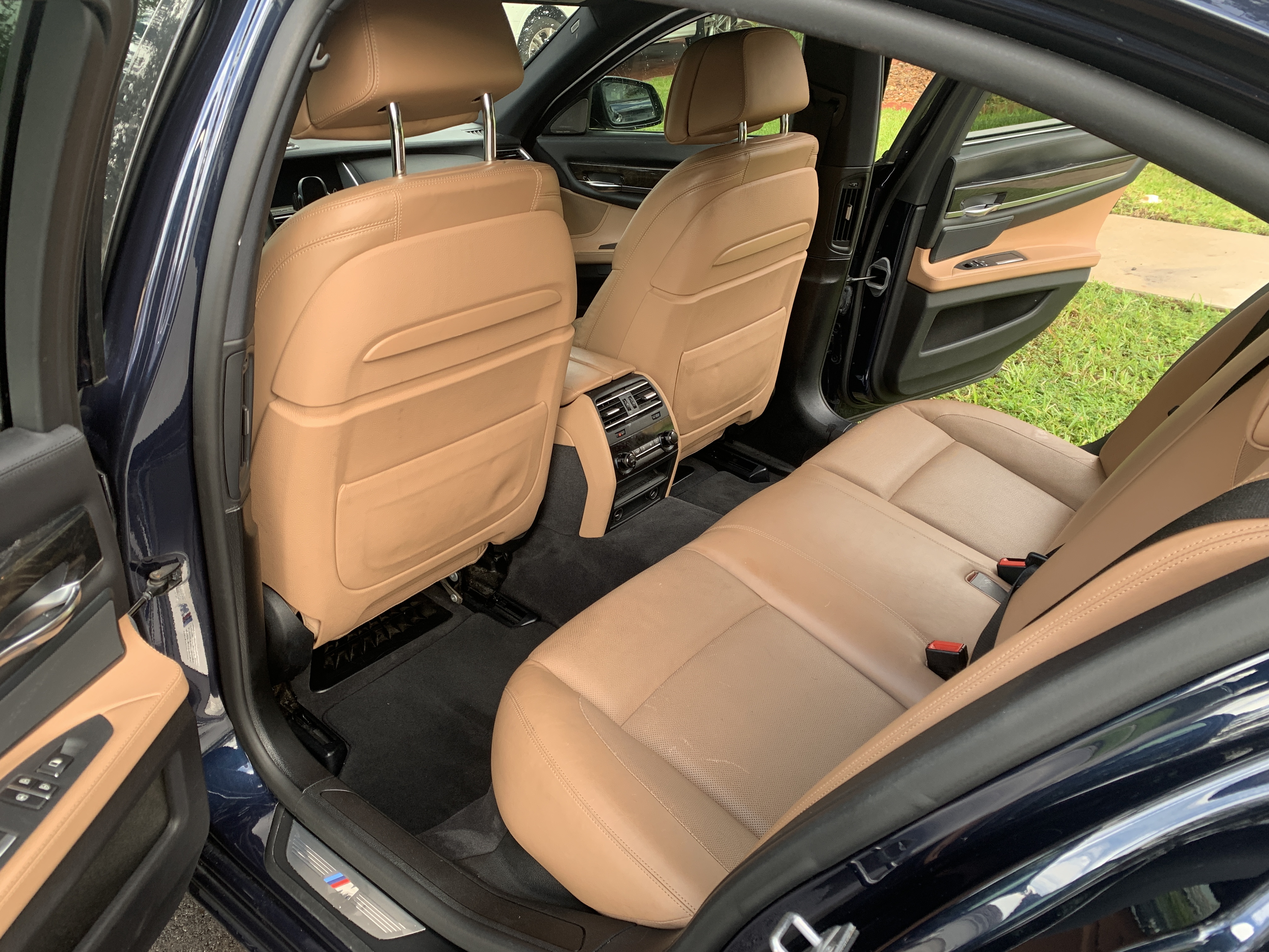 Used 2014 BMW 750i RWD image 9