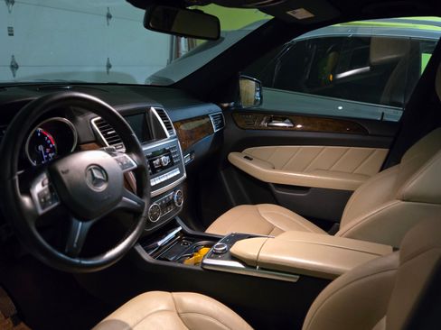 Used 2015 Mercedes-Benz GL 450 4MATIC image 6