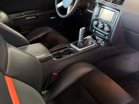 Used 2009 Dodge Challenger SRT8 w/ SRT Option Group II image 5