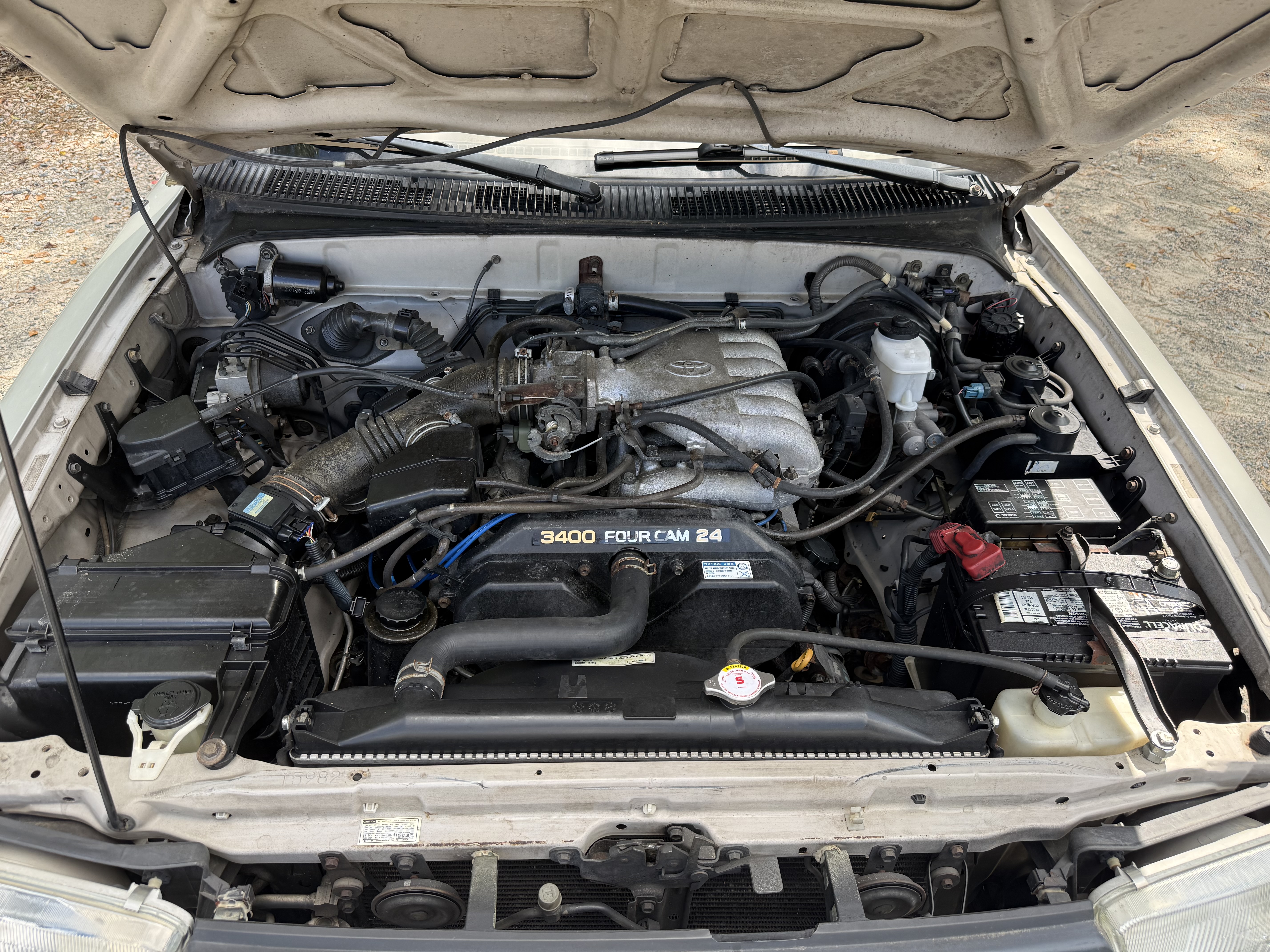 Used 1996 Toyota 4Runner SR5 w/ Leather Trim Pkg RWD image 9