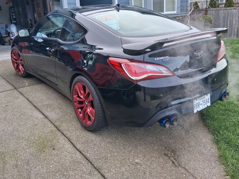 Used 2015 Hyundai Genesis 3.8 image 10