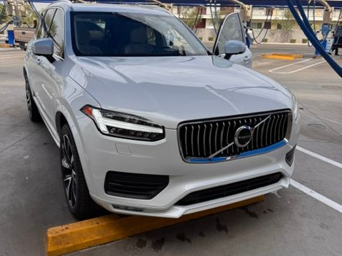 Used 2020 Volvo XC90 T6 Momentum w/ Protection Package Premier AWD/4WD image 13