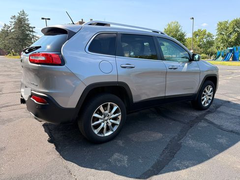 Used 2014 Jeep Cherokee Limited w/ Technology Group AWD/4WD image 5