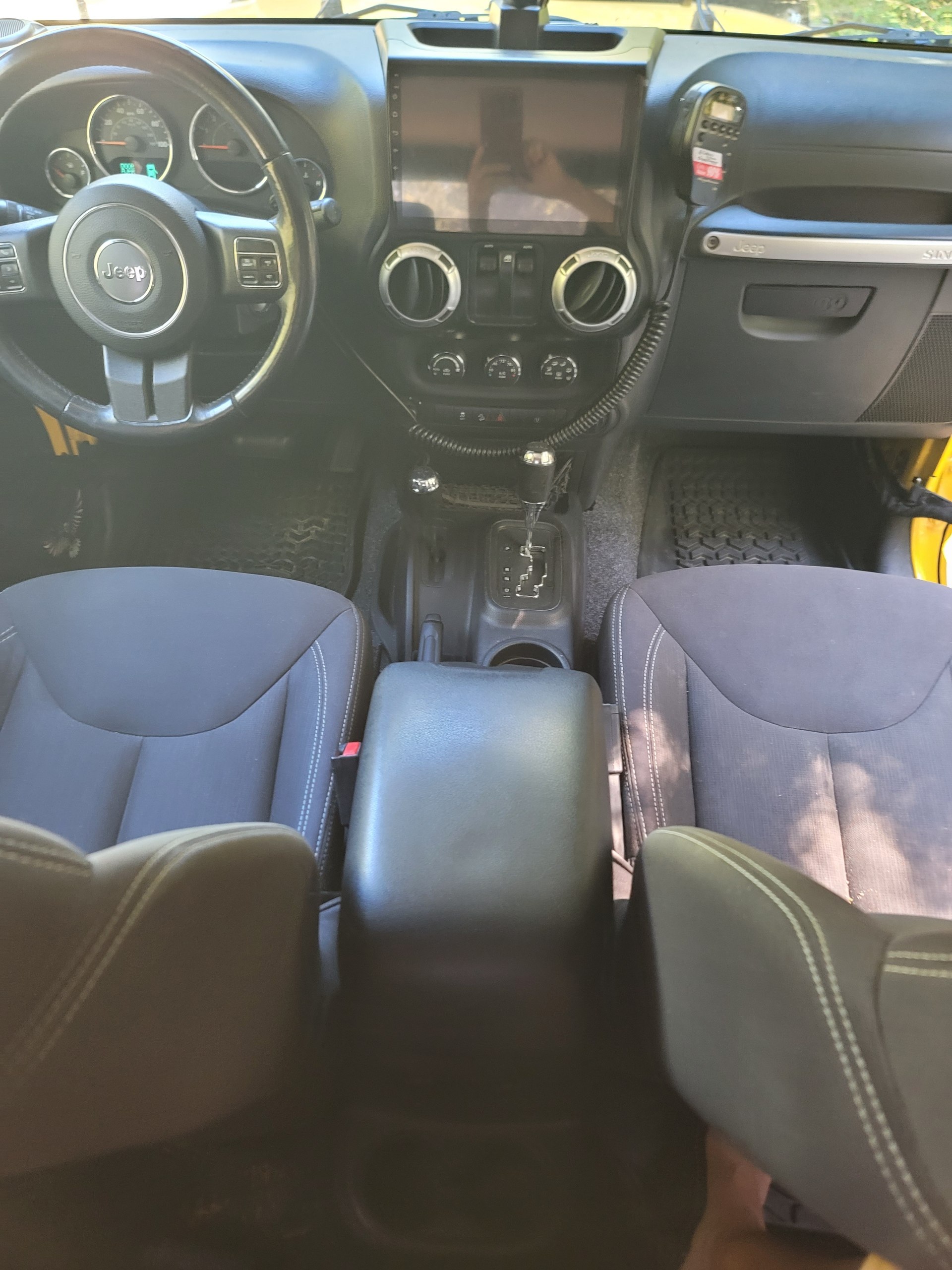 Used 2015 Jeep Wrangler Sahara w/ Dual Top Group AWD/4WD image 19