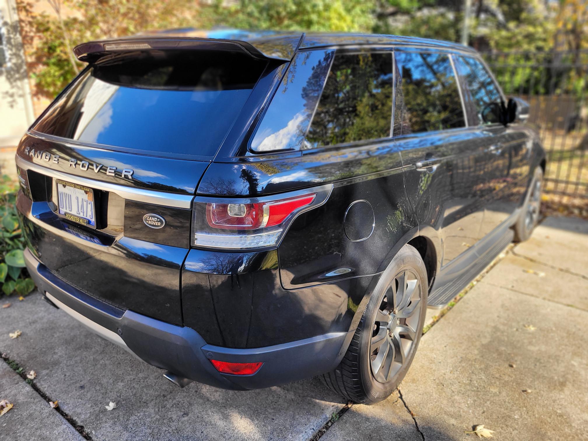 Used 2014 Land Rover Range Rover Sport HSE AWD/4WD image 2