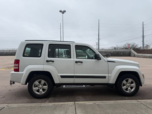 Used 2012 Jeep Liberty Sport w/ Trailer Tow Class III Group image 8