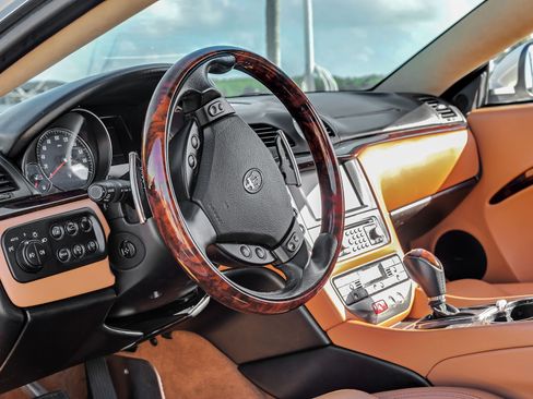 Used 2009 Maserati GranTurismo S image 18
