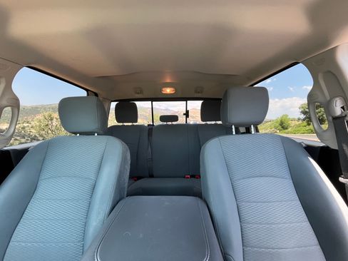 Used 2019 RAM 1500 Classic SLT AWD/4WD image 15