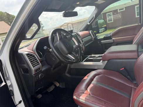 Used 2020 Ford F250 Platinum w/ FX4 Off-Road Package image 9