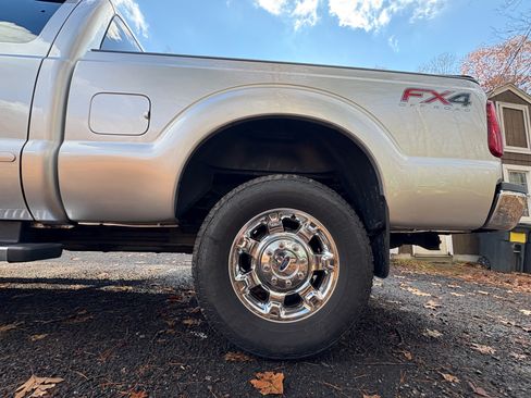 Used 2012 Ford F350 Lariat w/ Chrome Pkg image 15