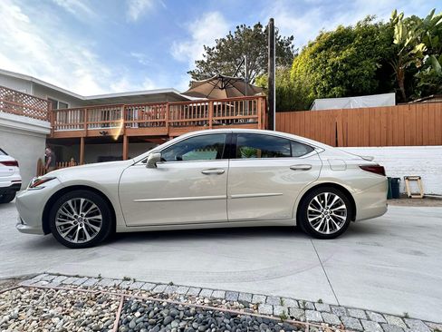 Used 2021 Lexus ES 300h w/ Premium Package FWD image 4