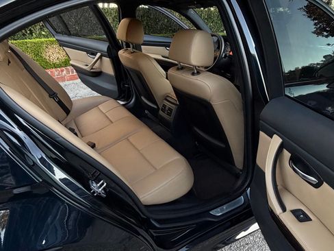 Used 2010 BMW M3 Sedan image 25