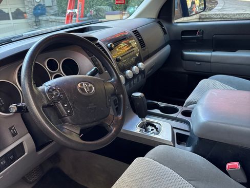 Used 2010 Toyota Tundra 4x4 Double Cab image 10