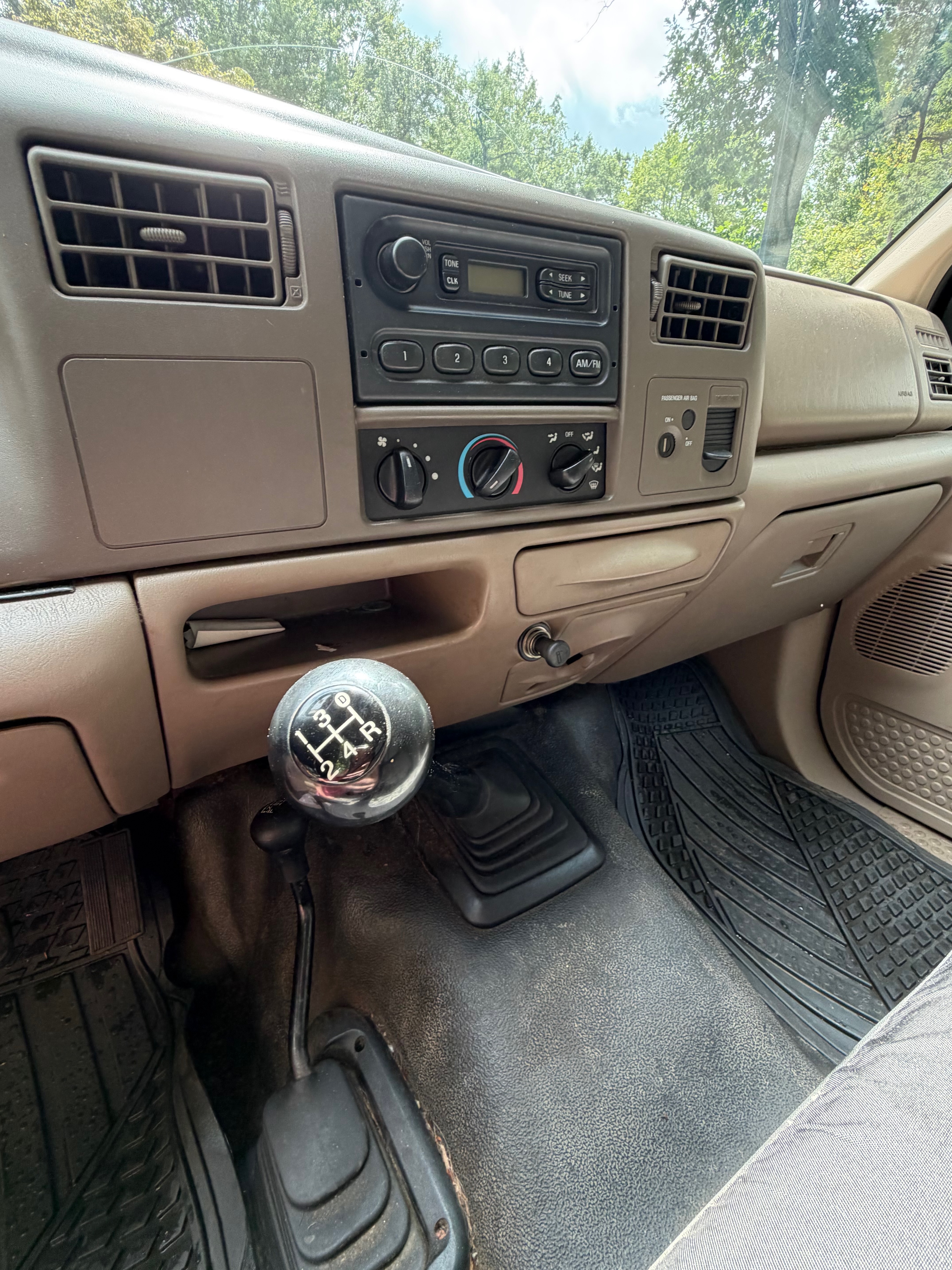 Used 2000 Ford F350 4x4 Regular Cab Super Duty image 9