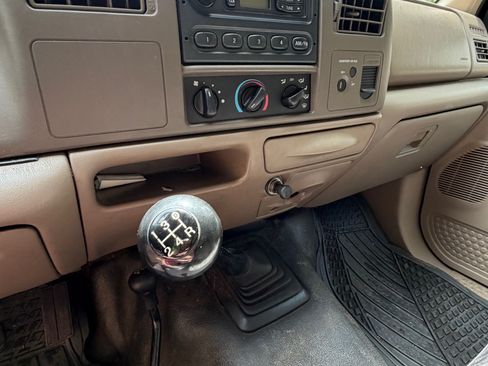 Used 2000 Ford F350 4x4 Regular Cab Super Duty image 9