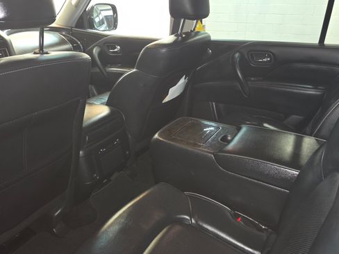 Used 2022 INFINITI QX80 Luxe image 6