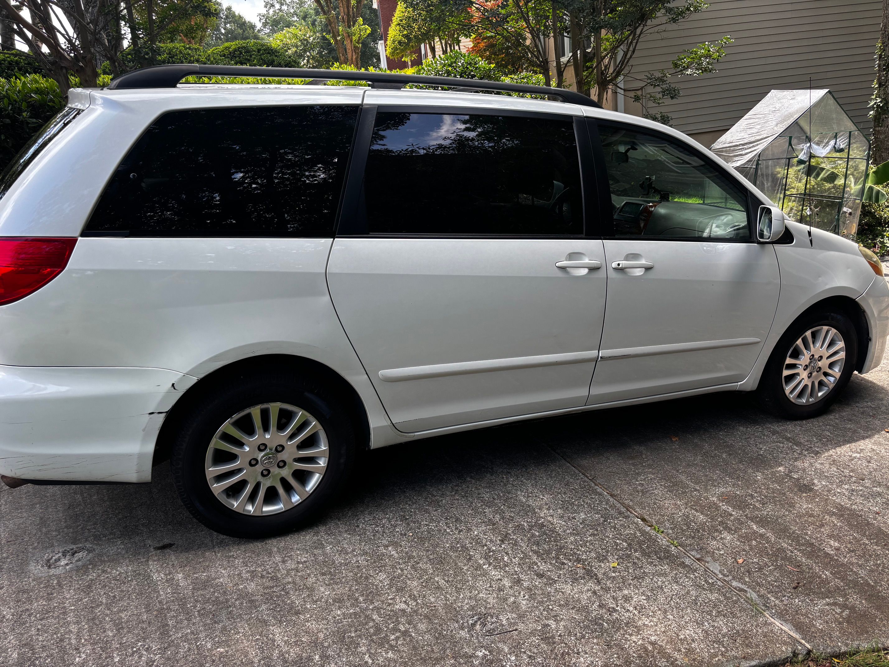 Used 2009 Toyota Sienna XLE w/ Towing Prep Pkg FWD image 10