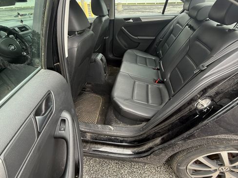 Used 2017 Volkswagen Jetta SE FWD image 9