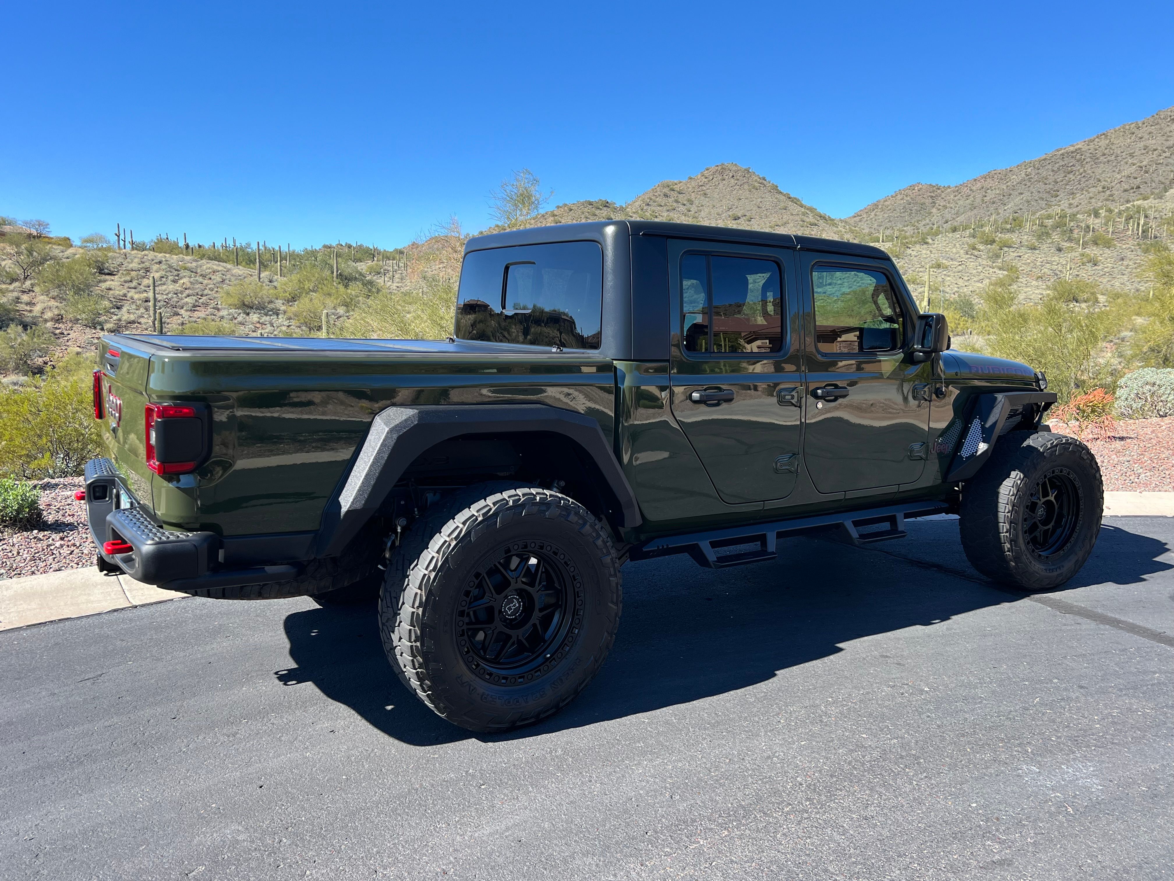 Used 2021 Jeep Gladiator Rubicon AWD/4WD image 4