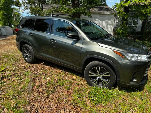 Used 2019 Toyota Highlander LE image 8