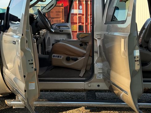 Used 2004 Ford Excursion Limited image 10