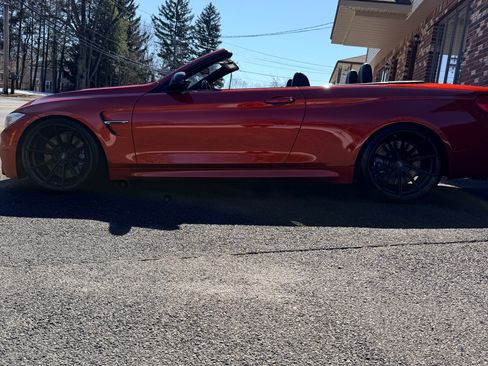Used 2015 BMW M4 Convertible image 2