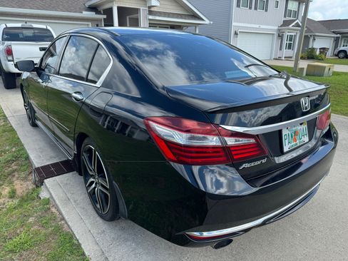 Used 2017 Honda Accord Sport image 4