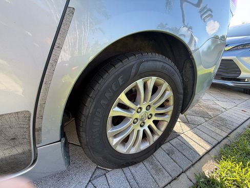 Used 2011 Toyota Sienna XLE FWD image 15