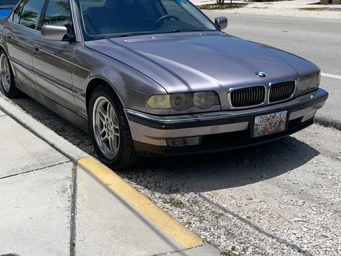 Used 1999 BMW 750iL image 2