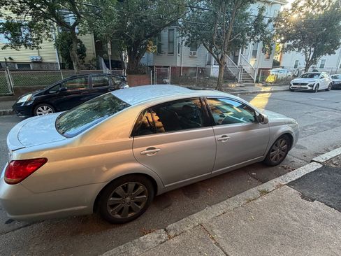 Used 2007 Toyota Avalon Touring FWD image 2