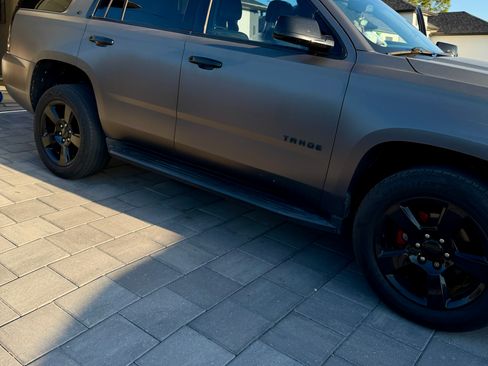 Used 2018 Chevrolet Tahoe LT w/ LT Midnight Edition image 11