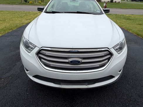 Used 2018 Ford Taurus SE FWD image 2