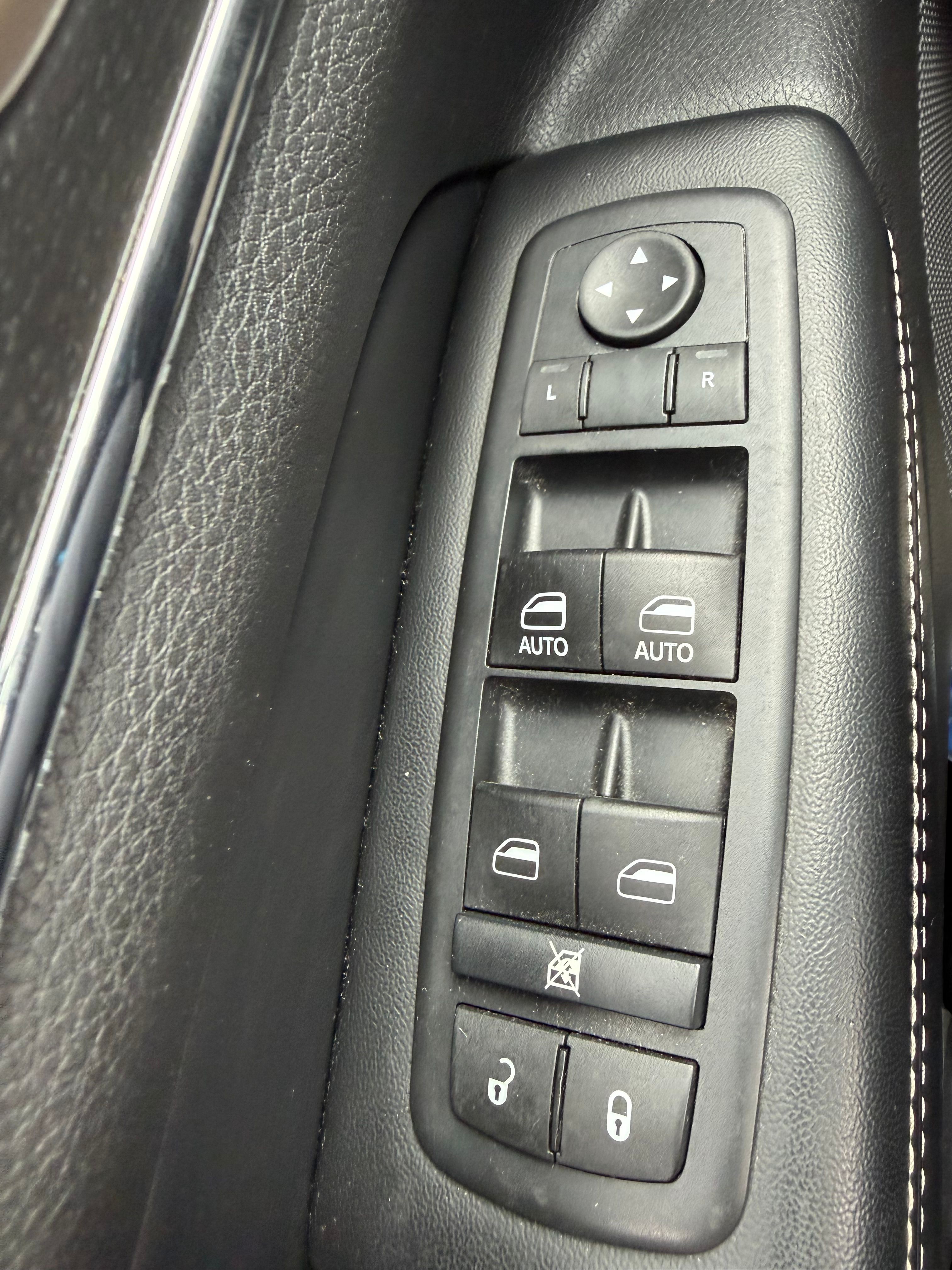 Used 2015 Jeep Grand Cherokee Limited AWD/4WD image 19