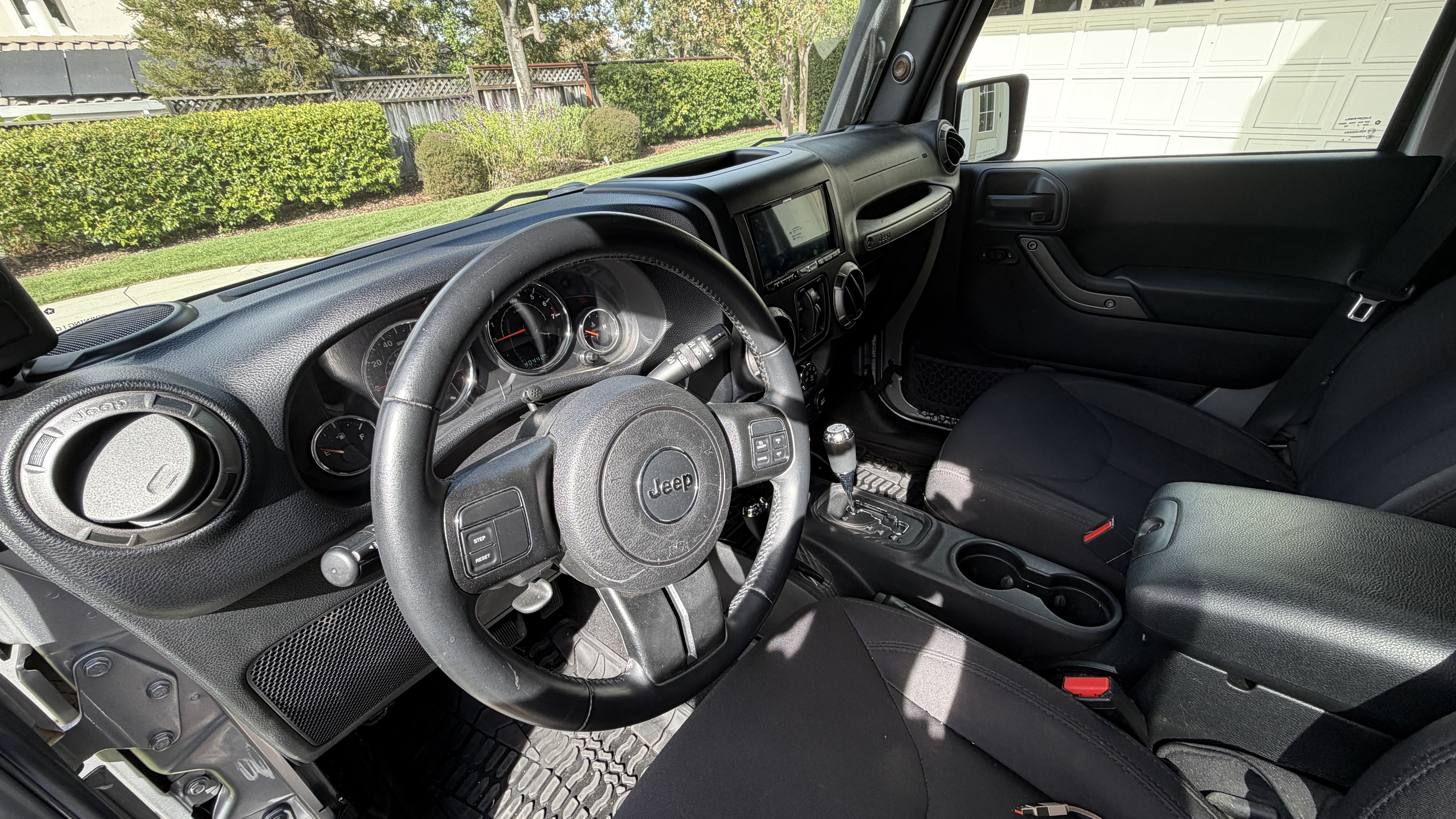 Used 2015 Jeep Wrangler Unlimited Sport w/ Quick Order Package 24S AWD/4WD image 11