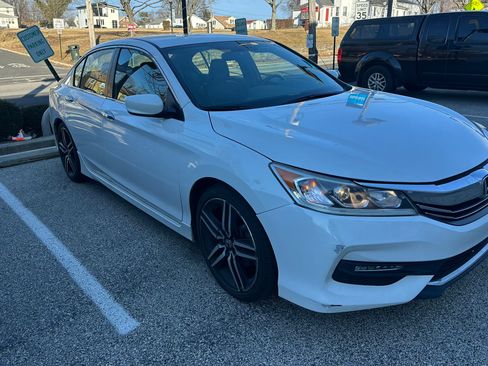Used 2017 Honda Accord Sport Special Edition image 4