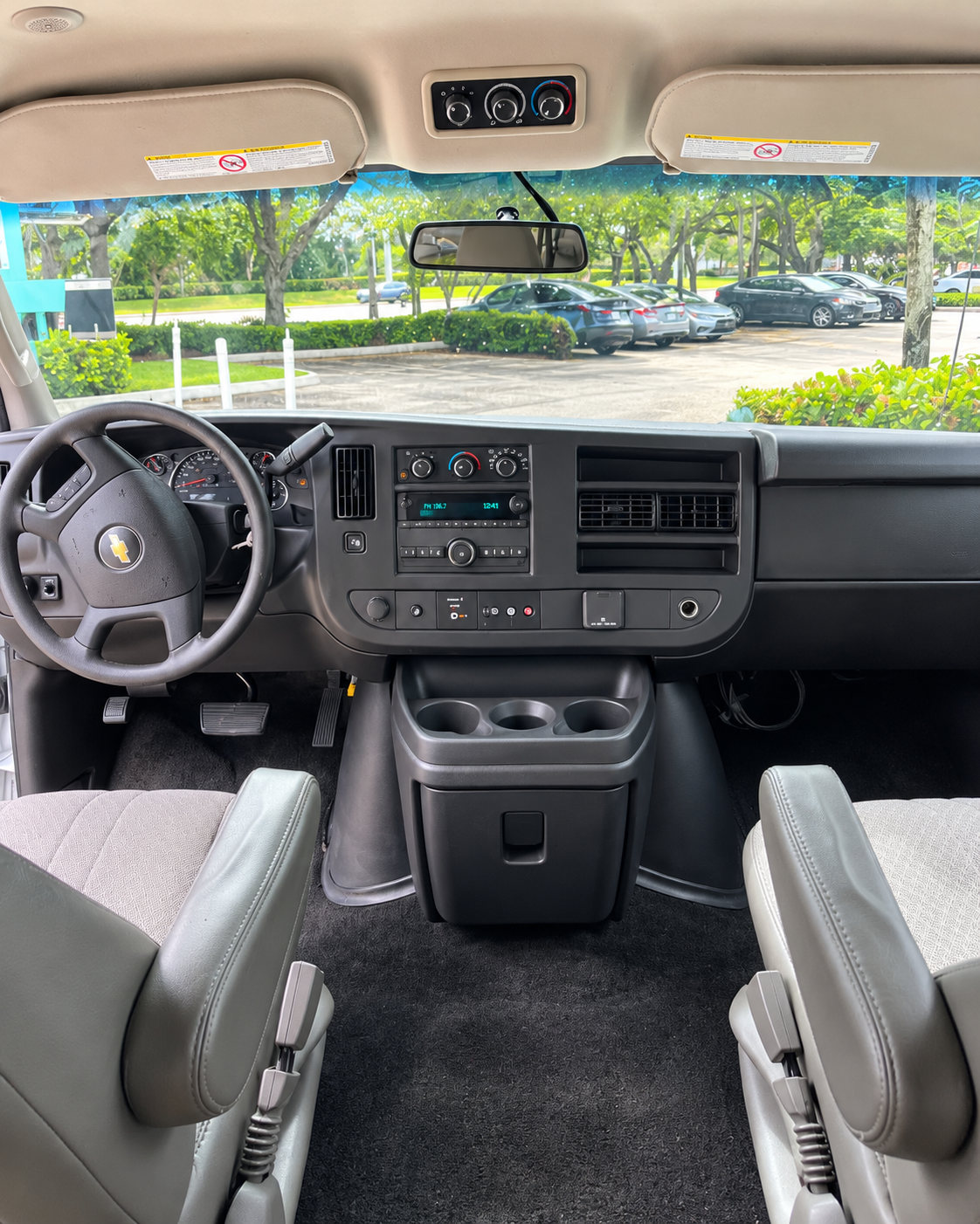 Used 2018 Chevrolet Express 3500 LT w/ LT Preferred Equipment Group RWD image 6