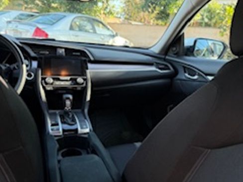 Used 2018 Honda Civic EX-T image 9