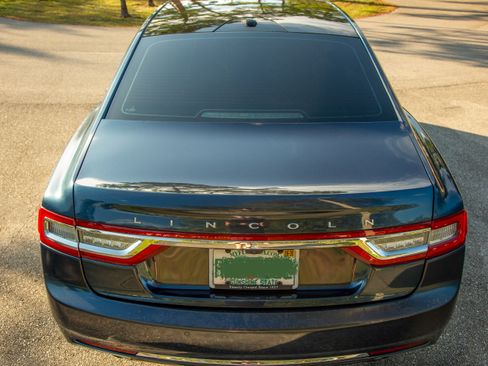 Used 2017 Lincoln Continental Reserve w/ Luxury Package image 9