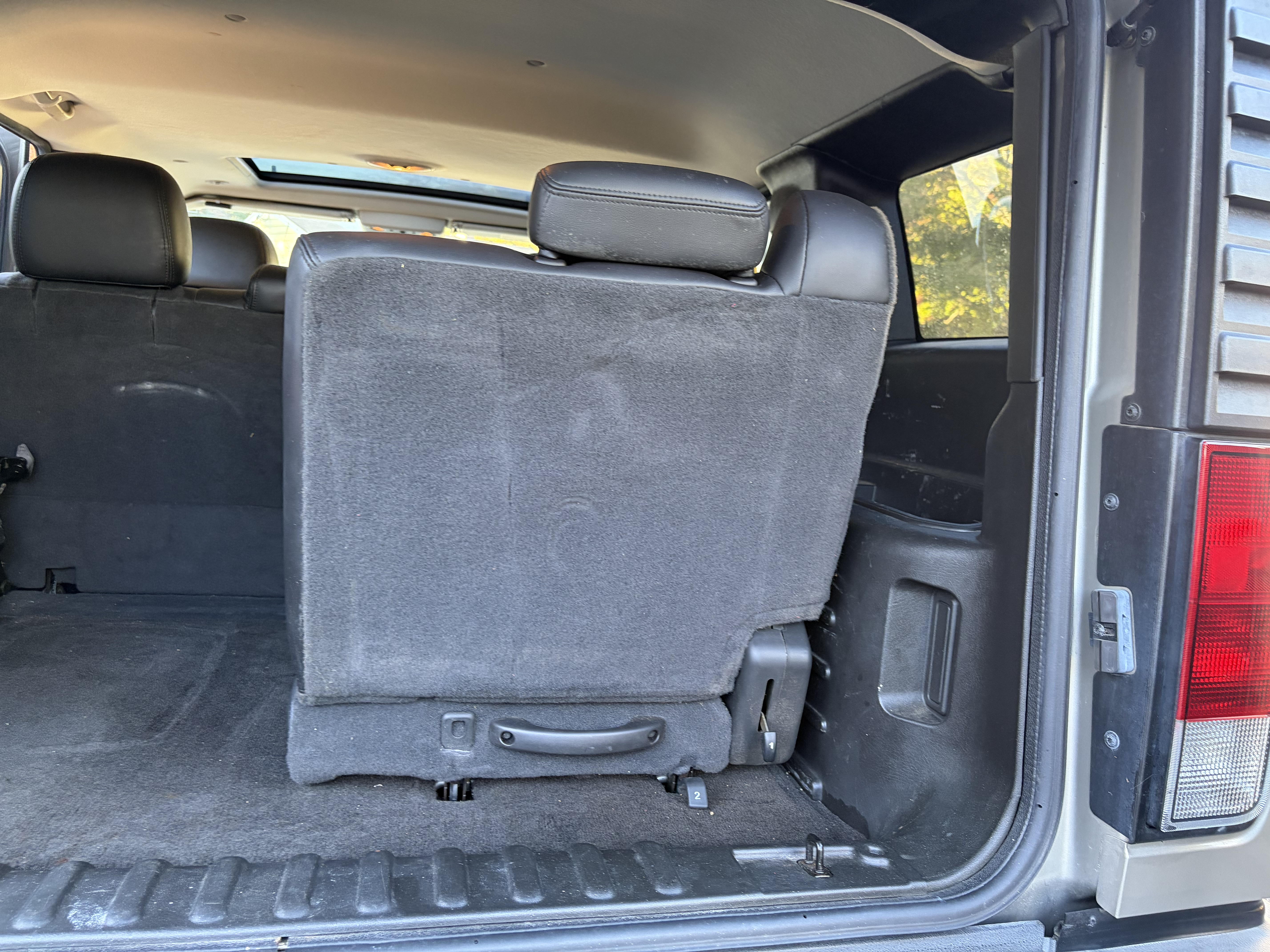 Used 2005 HUMMER H2 w/ Preferred Equipment Group AWD/4WD image 26