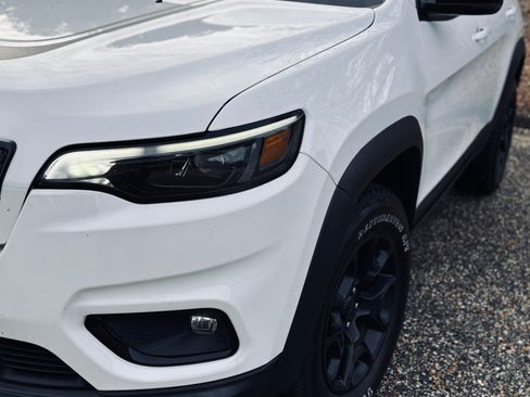 Used 2022 Jeep Cherokee Latitude w/ Sun & Sound Group image 11