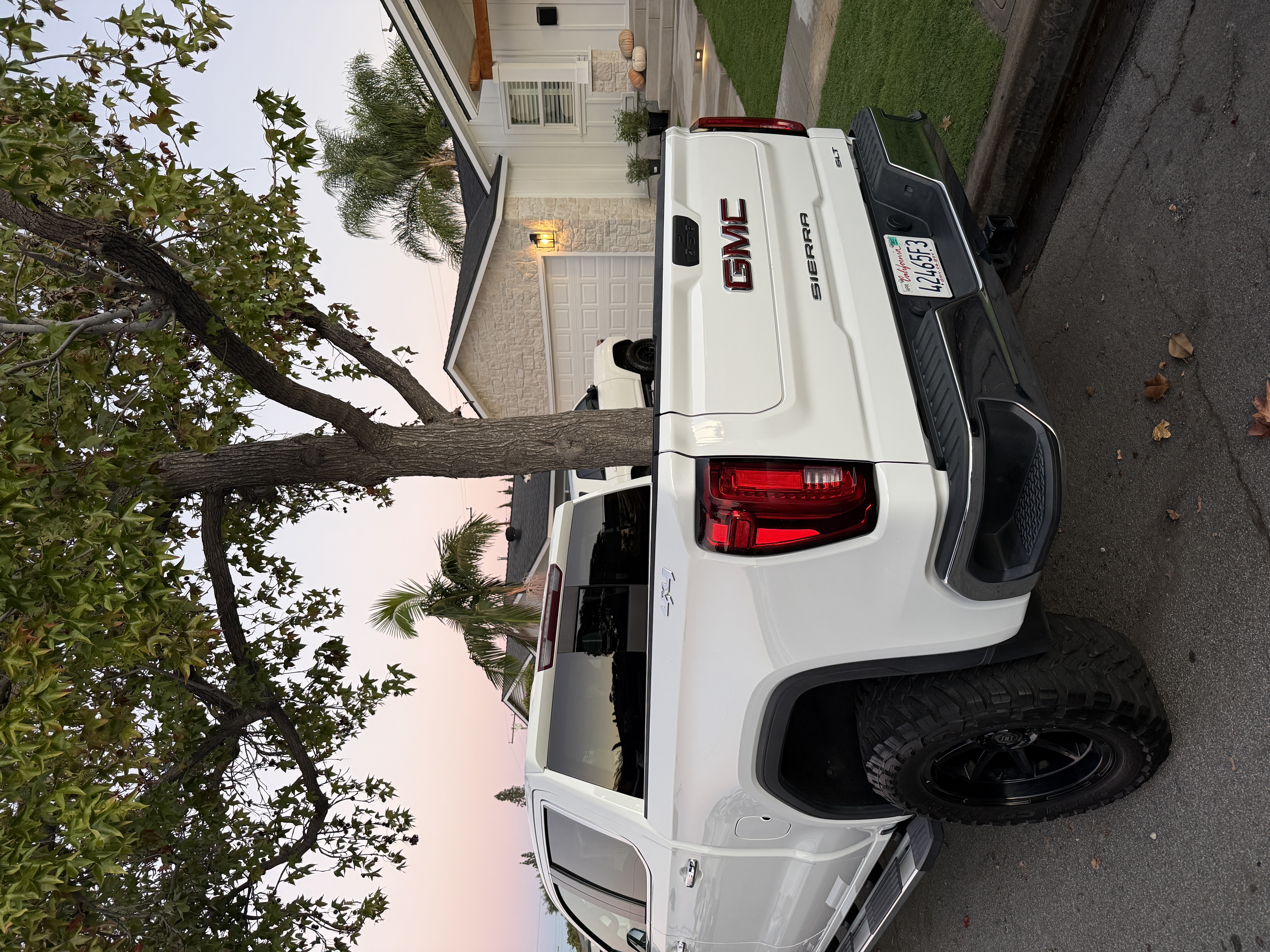 Used 2021 GMC Sierra 1500 SLT w/ SLT Premium Package AWD/4WD image 6