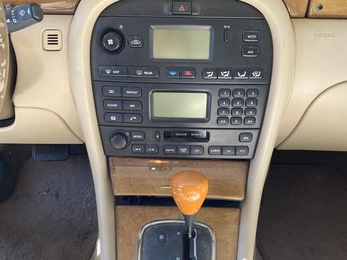 Used 2002 Jaguar X-TYPE 3.0 image 9