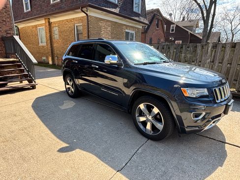 Used 2015 Jeep Grand Cherokee Overland AWD/4WD image 5