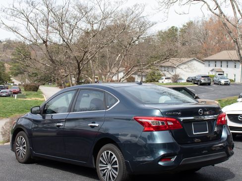 Used 2017 Nissan Sentra SV image 5