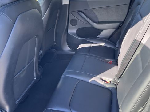 Used 2023 Tesla Model Y Performance image 15