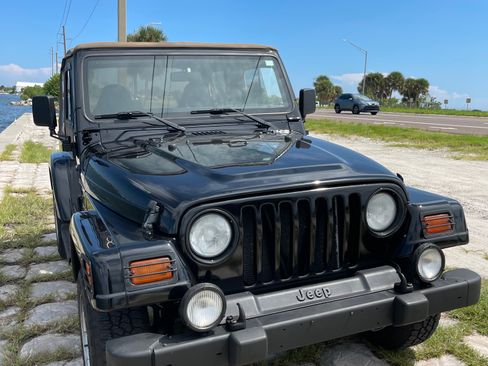 Used 1999 Jeep Wrangler Sahara AWD/4WD image 9
